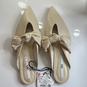 Zara slides with bow